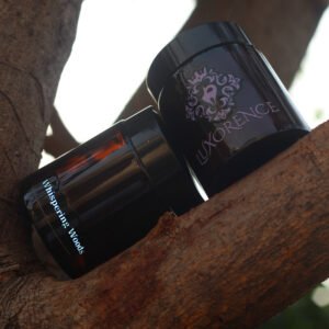 Whispering Wood – 100ml Leather & Amber Scented Candle Bold, Smoky Sophistication