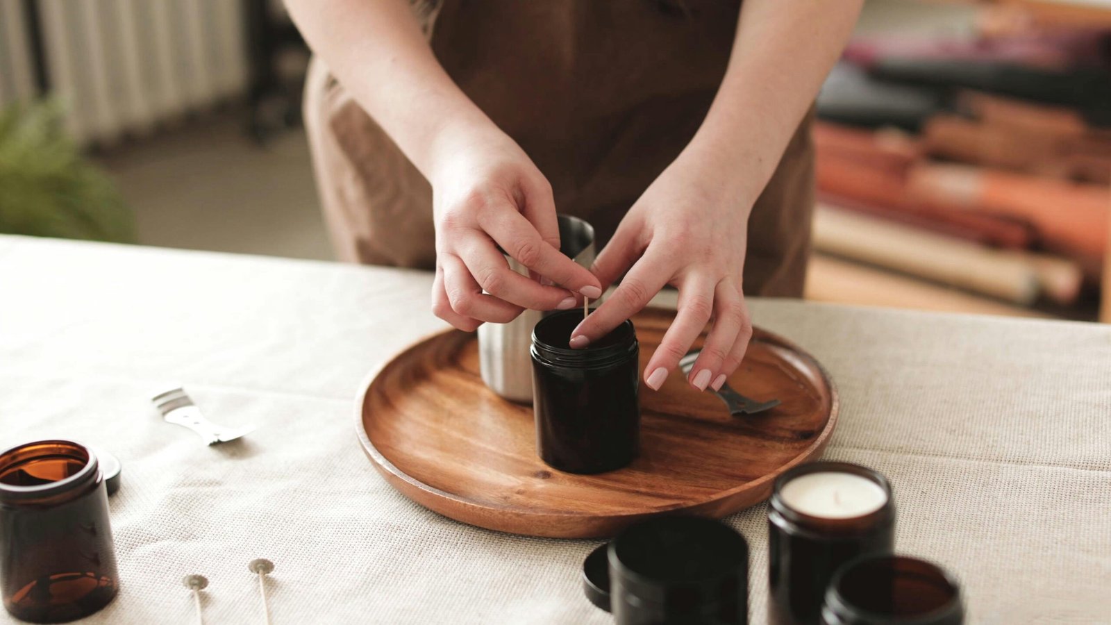 Candle-Craftsmanship-Behind-the-Scenes-of-Luxorences-Premium-Candles-scaled